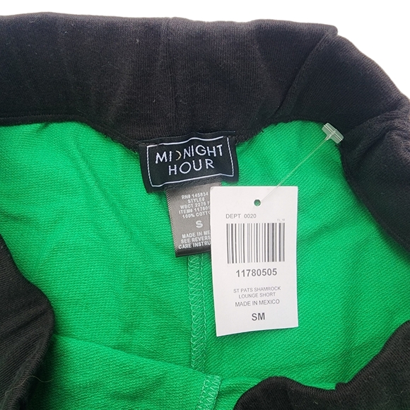 Hot Topic St Patricks Day Shamrock Lounge Shorts - Picture 3 of 3